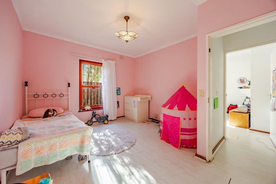 8 Bedroom Property for Sale in Lakeside Western Cape